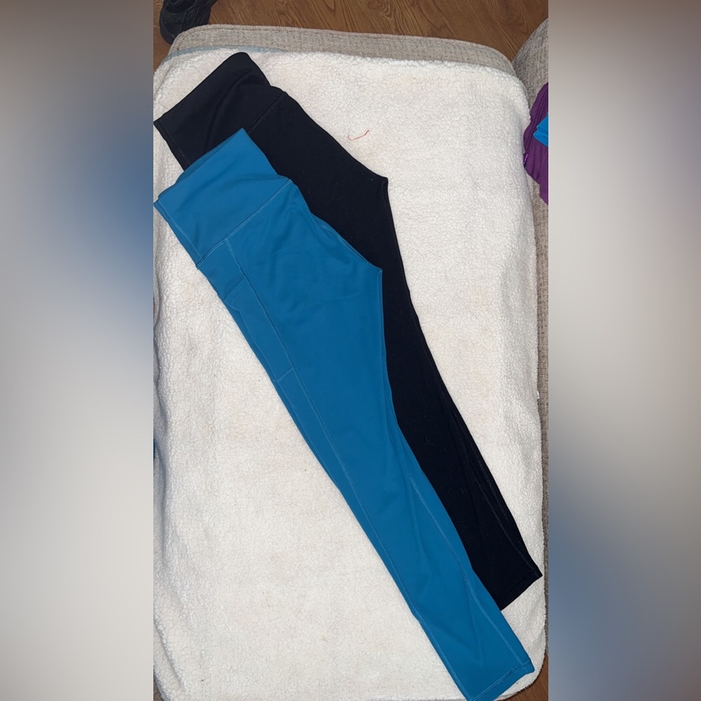 Black and Blue Yoga Set